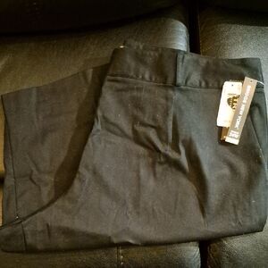 Briggs New York Women's Black Chinos